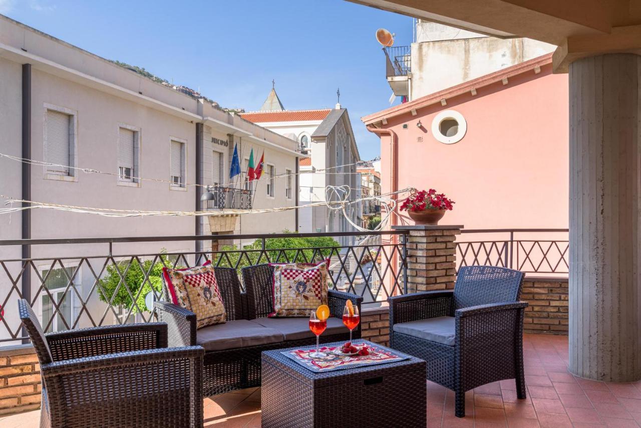 Loft Angolo Sul Mare Letojanni Luaran gambar